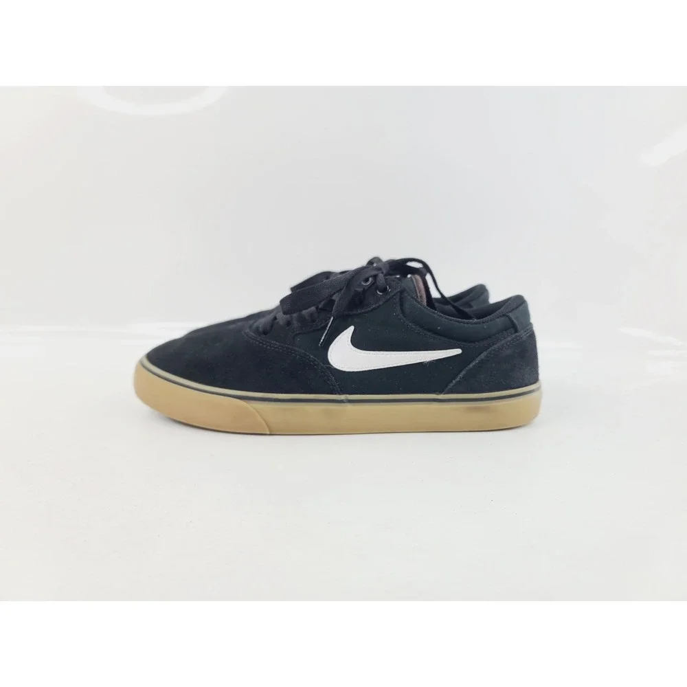 Nike Lace Up Low Top Suede / Canvas/ Rubber Skate Shoes Sneaker Men Size 8 Black